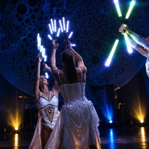 Spettacolo con luci LED per cena di gala e convention aziendale