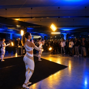 Spettacolo con luci LED per evento del settore automotive