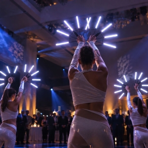 Ballerine per l’intrattenimento durante l’aperitivo prima della cena di gala