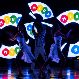 Performance luminosa Visualize Led Show durante un evento del Ministero dell’Istruzione