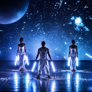 Spettacolo luminoso in teatro per eventi aziendali e corporate